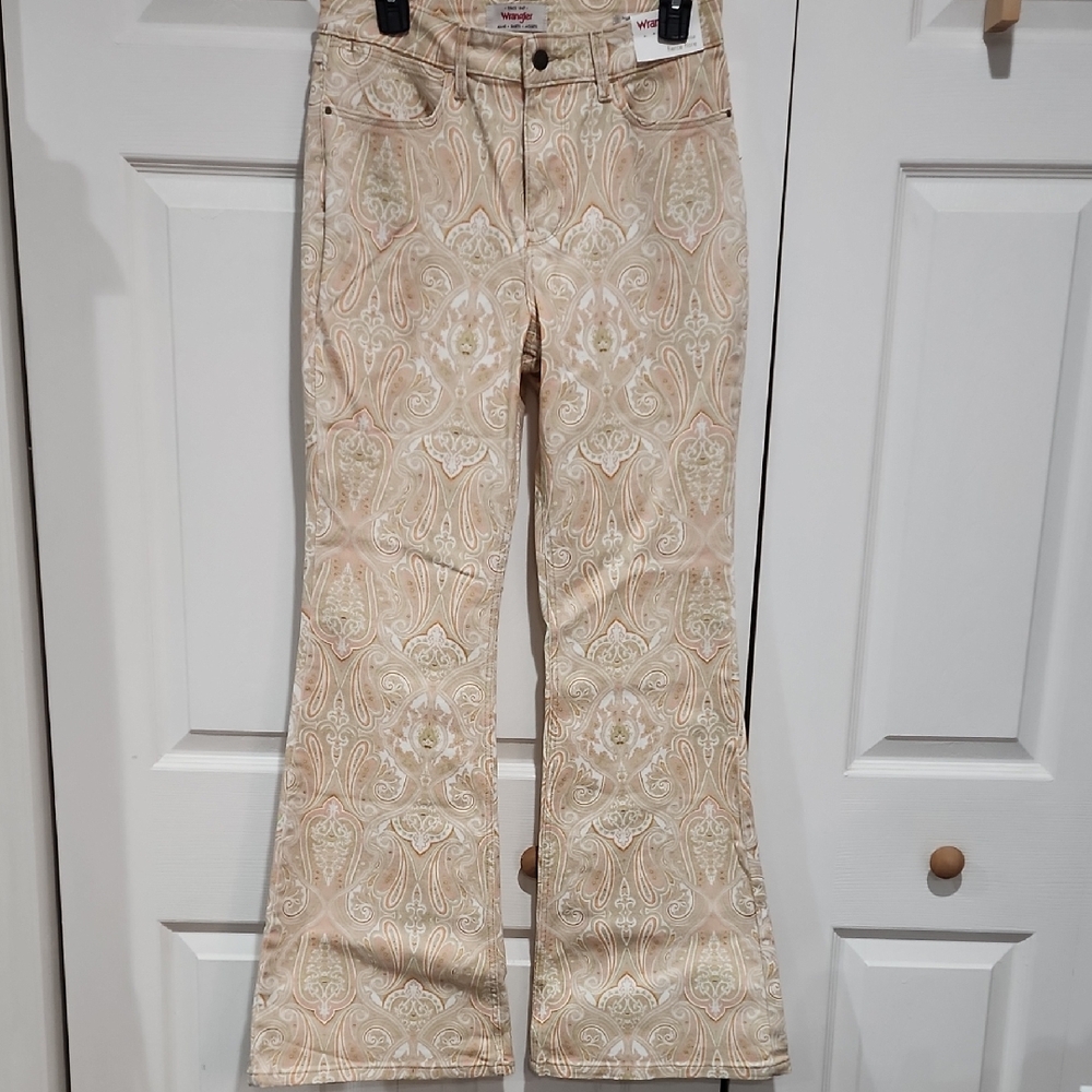 NWT! Womens Wrangler High-Rise Fierce Flare Jeans - Cream and Tan